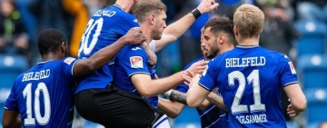 Μπίλεφελντ-Αννόβερο (14:30) ΜΠΟΥΝΤΕΣΛΙΓΚΑ 2